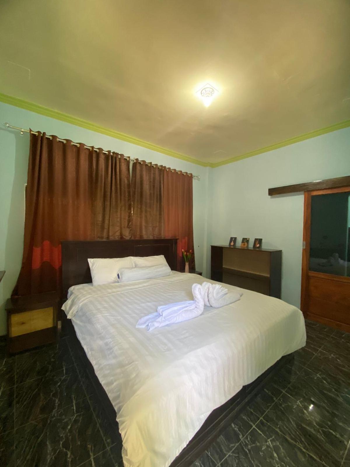 Kurnia Family Homestay & Restaurant! Huu Kültér fotó